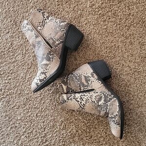 Fabkids snakeskin boots